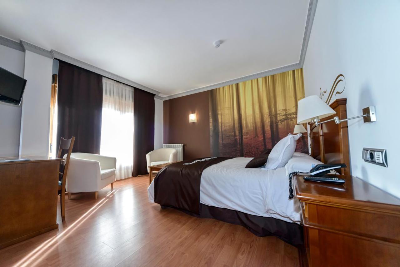 Hotel La Barrosa Abejar Exteriör bild