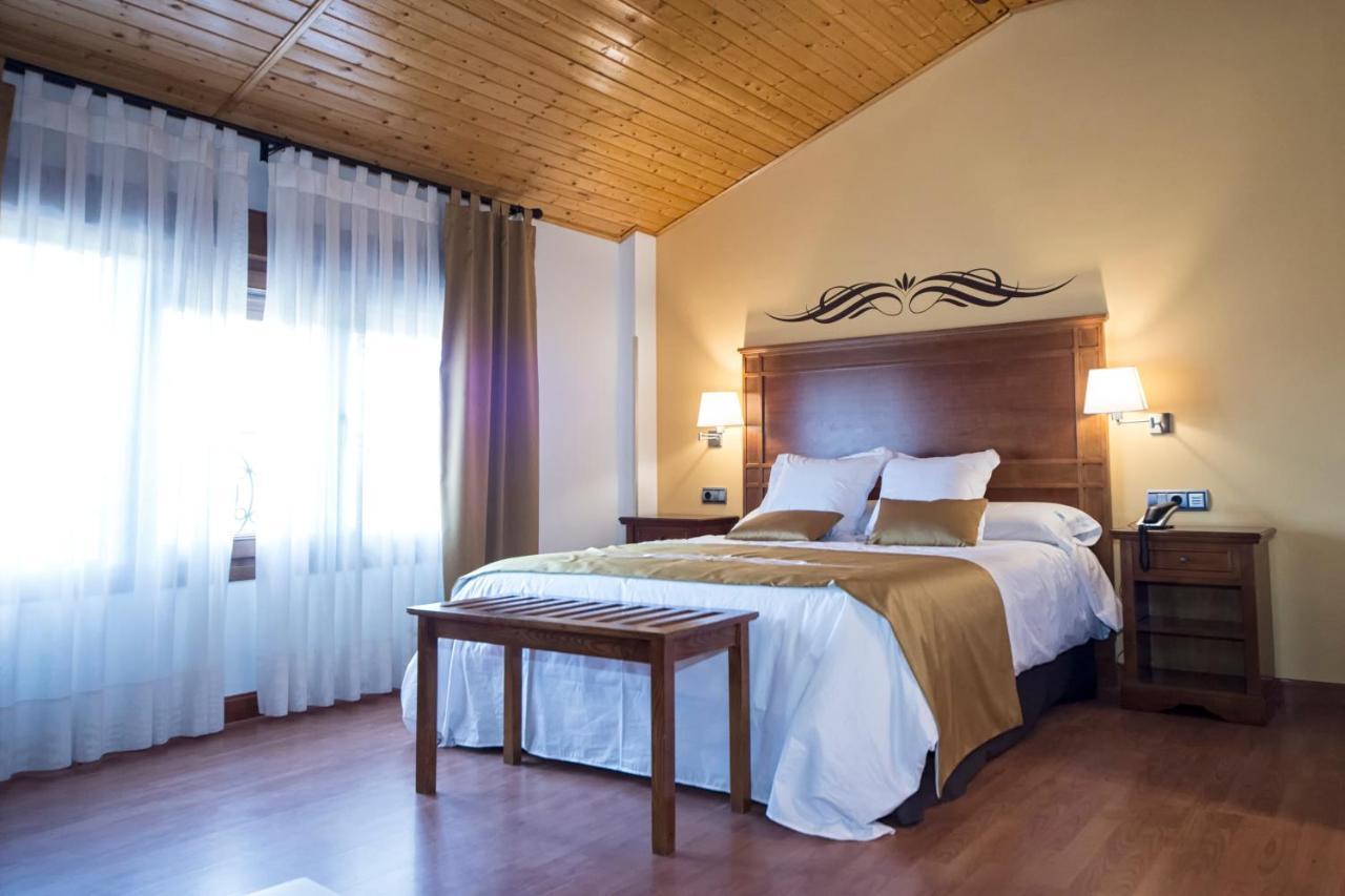 Hotel La Barrosa Abejar Exteriör bild