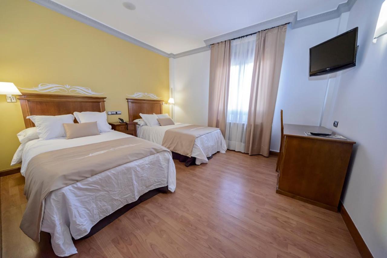 Hotel La Barrosa Abejar Exteriör bild