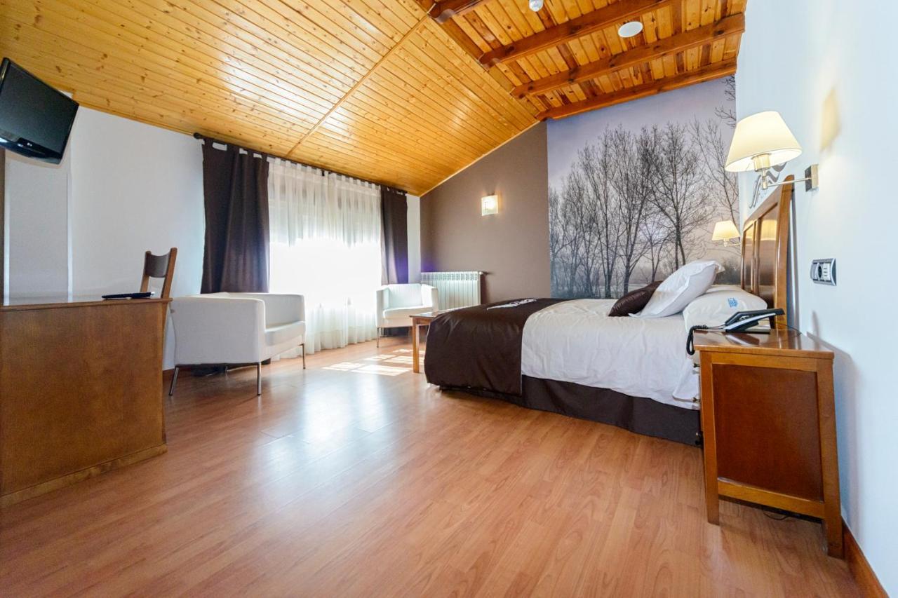 Hotel La Barrosa Abejar Exteriör bild