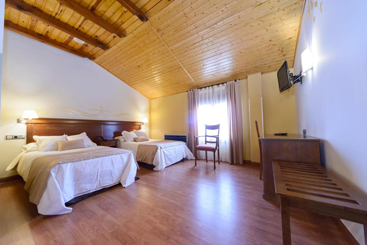 Hotel La Barrosa Abejar Exteriör bild