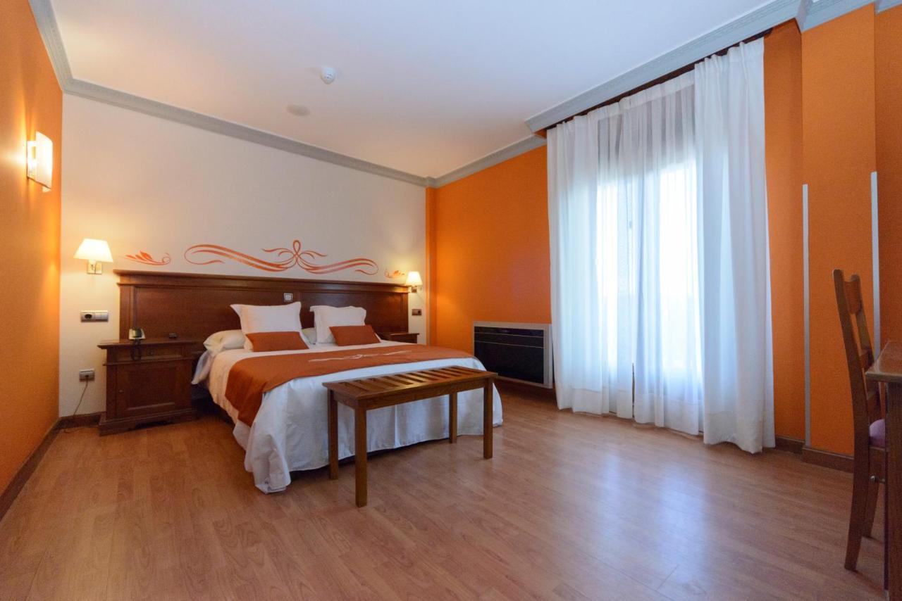 Hotel La Barrosa Abejar Exteriör bild