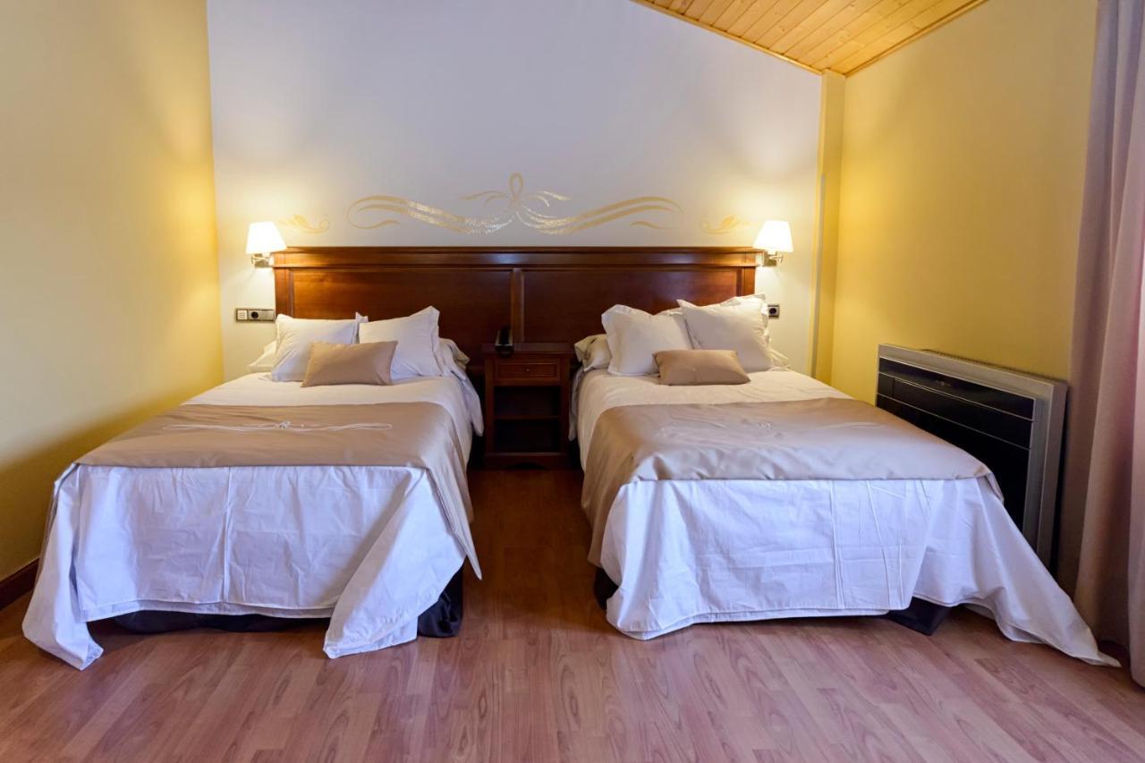 Hotel La Barrosa Abejar Exteriör bild