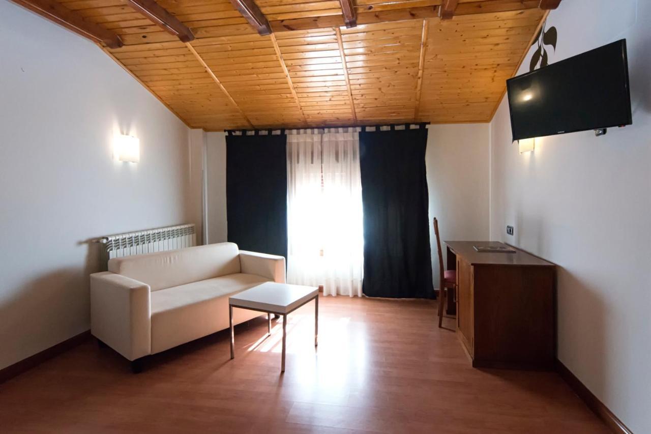 Hotel La Barrosa Abejar Exteriör bild
